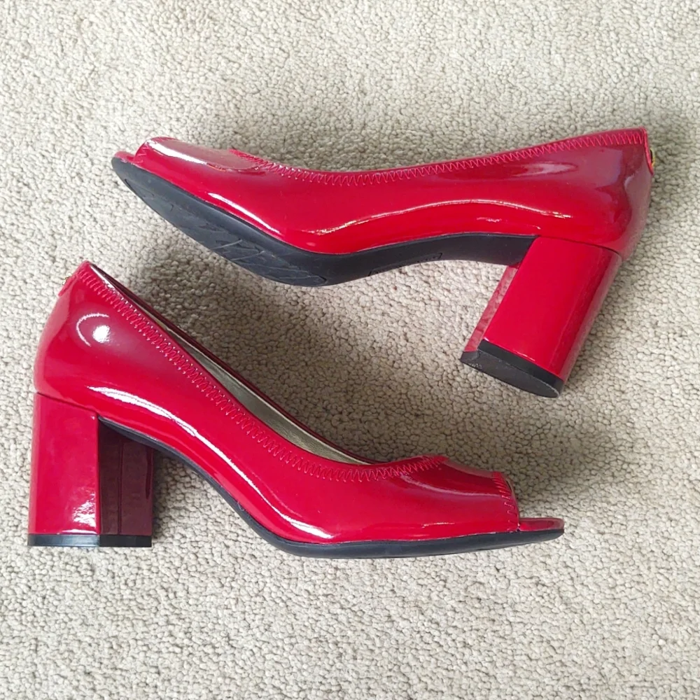 EUC Anne Klein red patent leather peeptoe block heel pumps